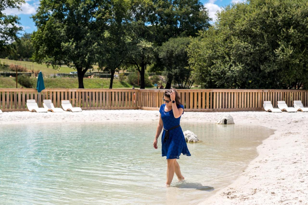 Domaine Melusine - A 2km Du Puy Dufou France ! Vakantiepark